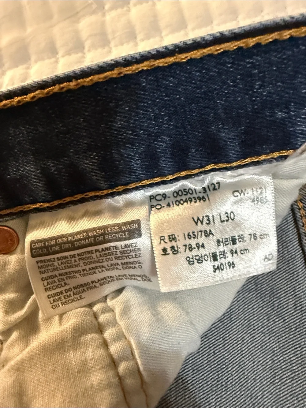 Levi's Men's Straight Jeans in Medium Blue Wash